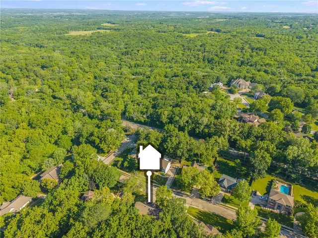 $369,950 | 1602 Northwest Weatherstone Lane, Blue Springs, MO 64015