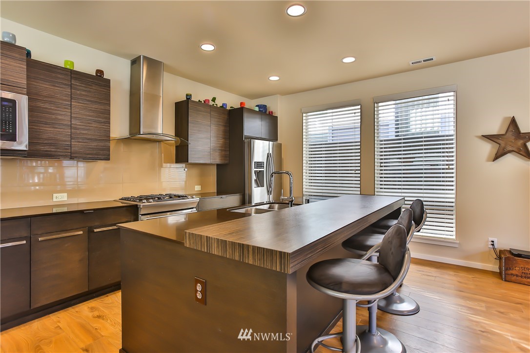 17005 40th Drive Southeast Bothell, WA 98012 - Photo 4 of 25 Gallery Image 4
