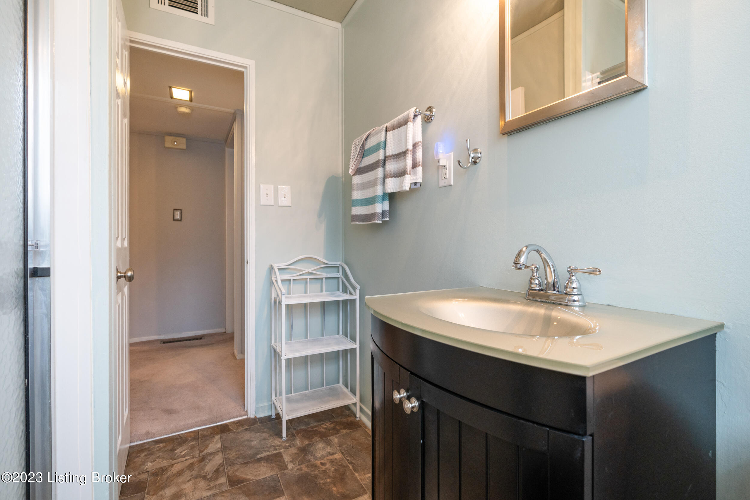 8900 Ferndale Road Louisville, KY 40291 - Photo 13 of 33 12