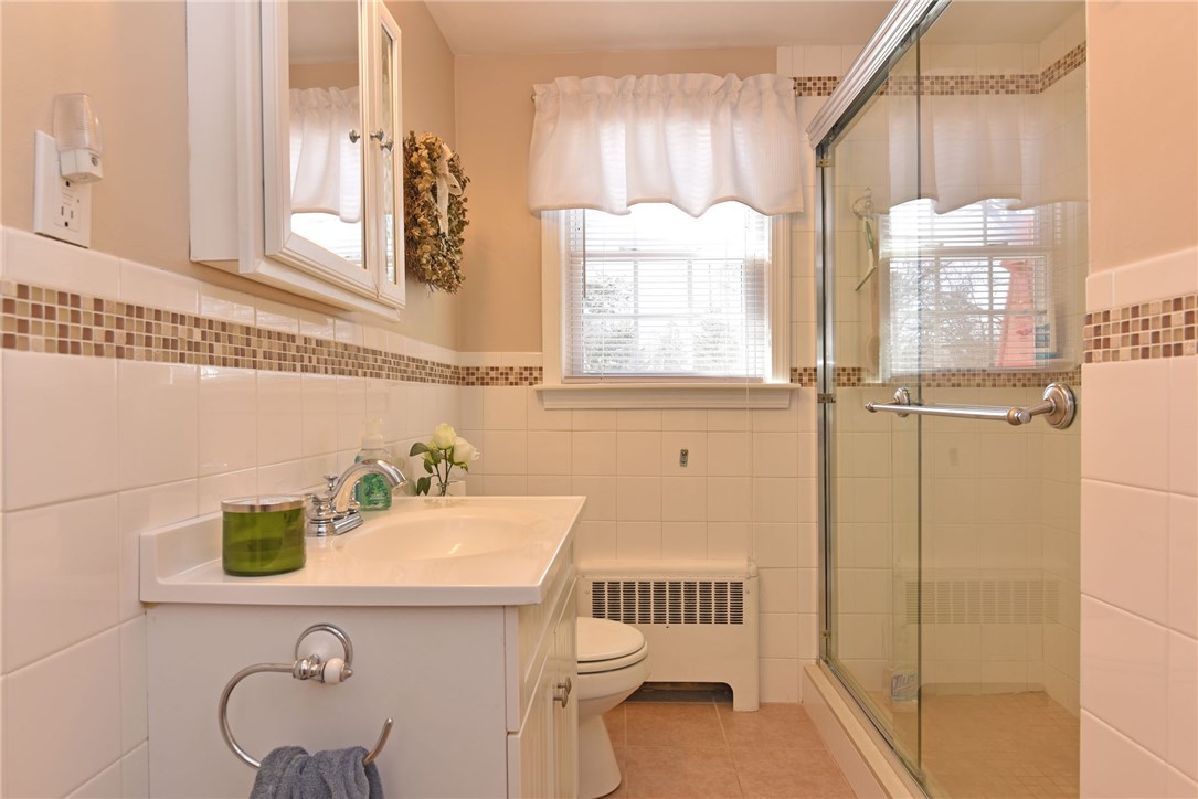 155 Overfield Road East Greenwich, RI 02818 - Photo 13 of 27 Bathroom