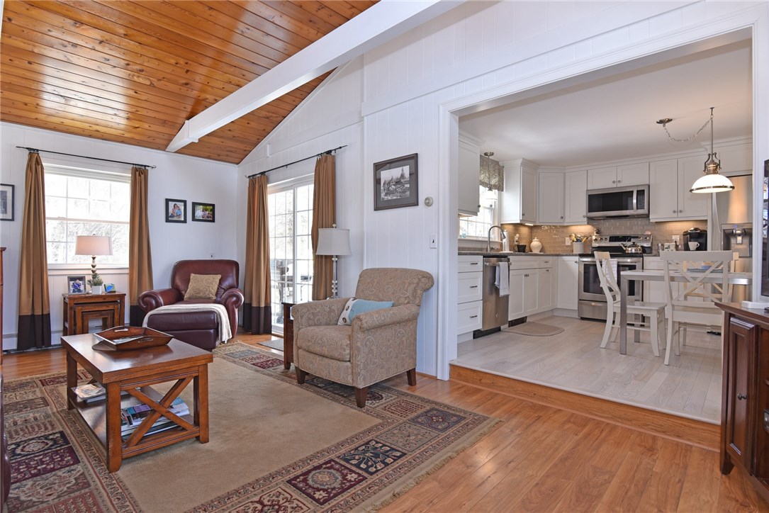 155 Overfield Road East Greenwich, RI 02818 - Photo 6 of 27 Living room