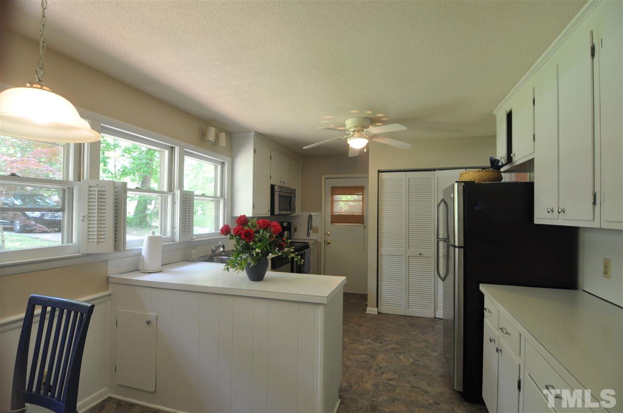3313 Mesa Court Raleigh, NC 27607 - Photo 3 of 25 Gallery Image 3