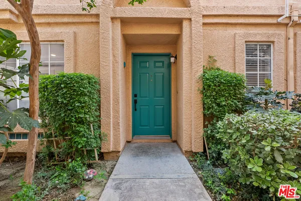 $3,350 | 18812 Vista Del Canon, Unit D, Newhall, CA 91321