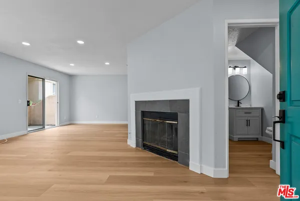 $3,350 | 18812 Vista Del Canon, Unit D, Newhall, CA 91321