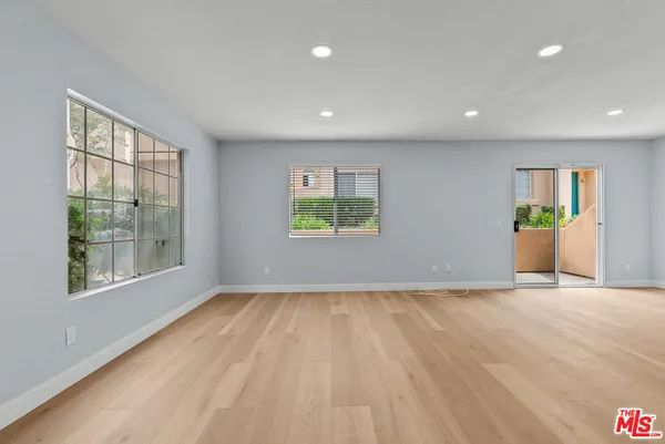 $3,350 | 18812 Vista Del Canon, Unit D, Newhall, CA 91321