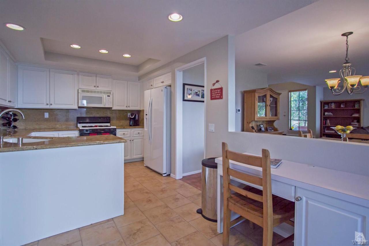 908 Thistlegate Road Oak Park, CA 91377 - Photo 12 of 34 Additional Photo