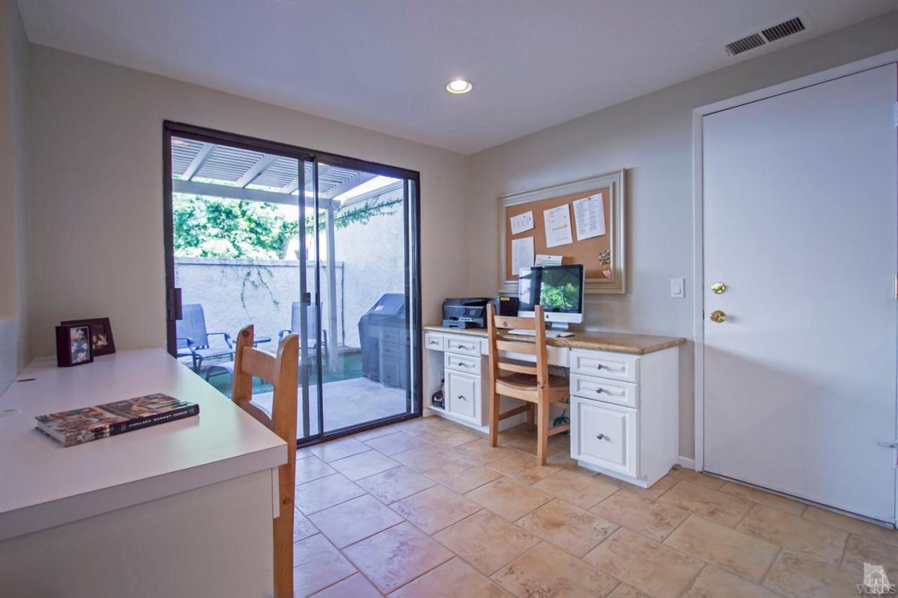 908 Thistlegate Road Oak Park, CA 91377 - Photo 16 of 34 Additional Photo