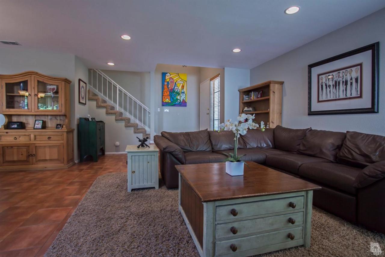 908 Thistlegate Road Oak Park, CA 91377 - Photo 4 of 34 Additional Photo