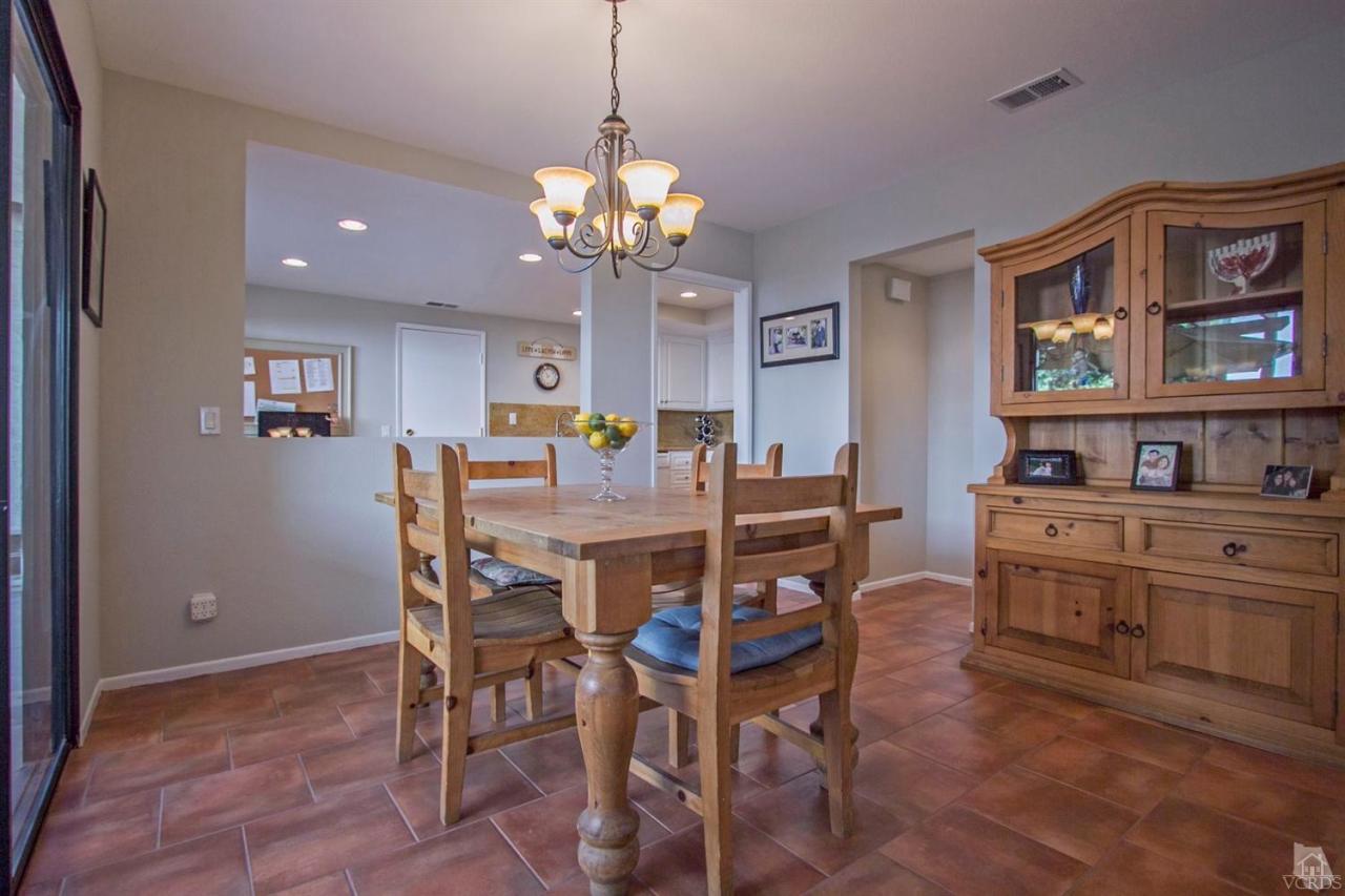 908 Thistlegate Road Oak Park, CA 91377 - Photo 7 of 34 Additional Photo