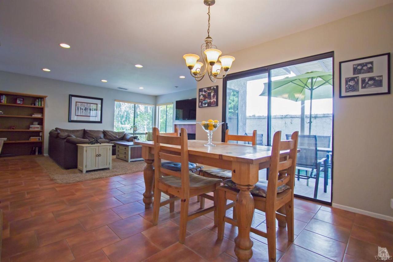 908 Thistlegate Road Oak Park, CA 91377 - Photo 10 of 34 Additional Photo