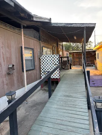 $165,000 | 214 East Rodriguez Street, Del Rio, TX 78840
