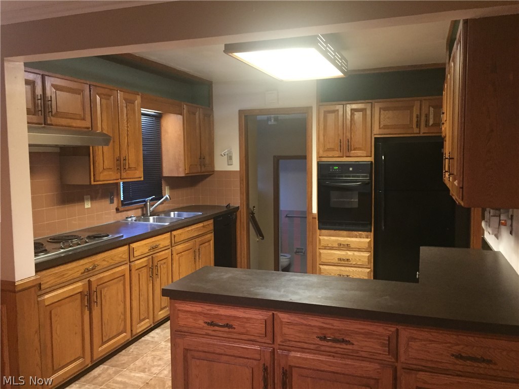 14501 Wheeler Road Maple Heights, OH 44137 - Photo 3 of 16