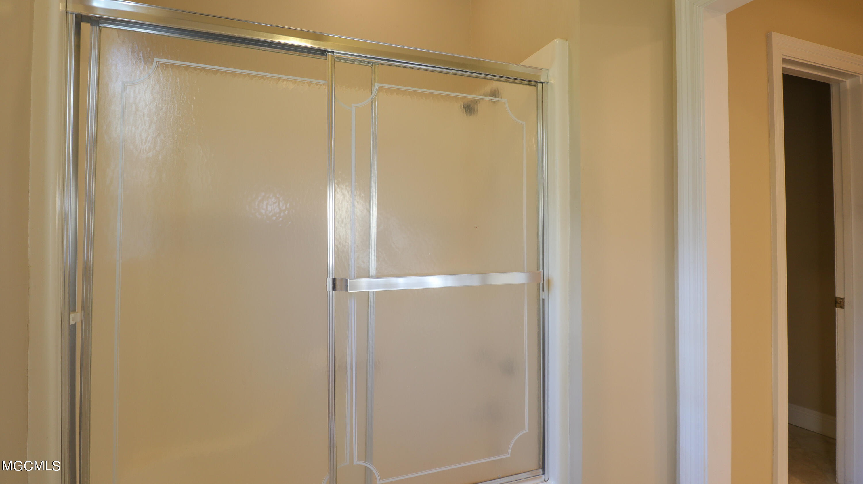 8512 Daisy Vestry Road Biloxi, MS 39532 - Photo 19 of 38 Bathroom