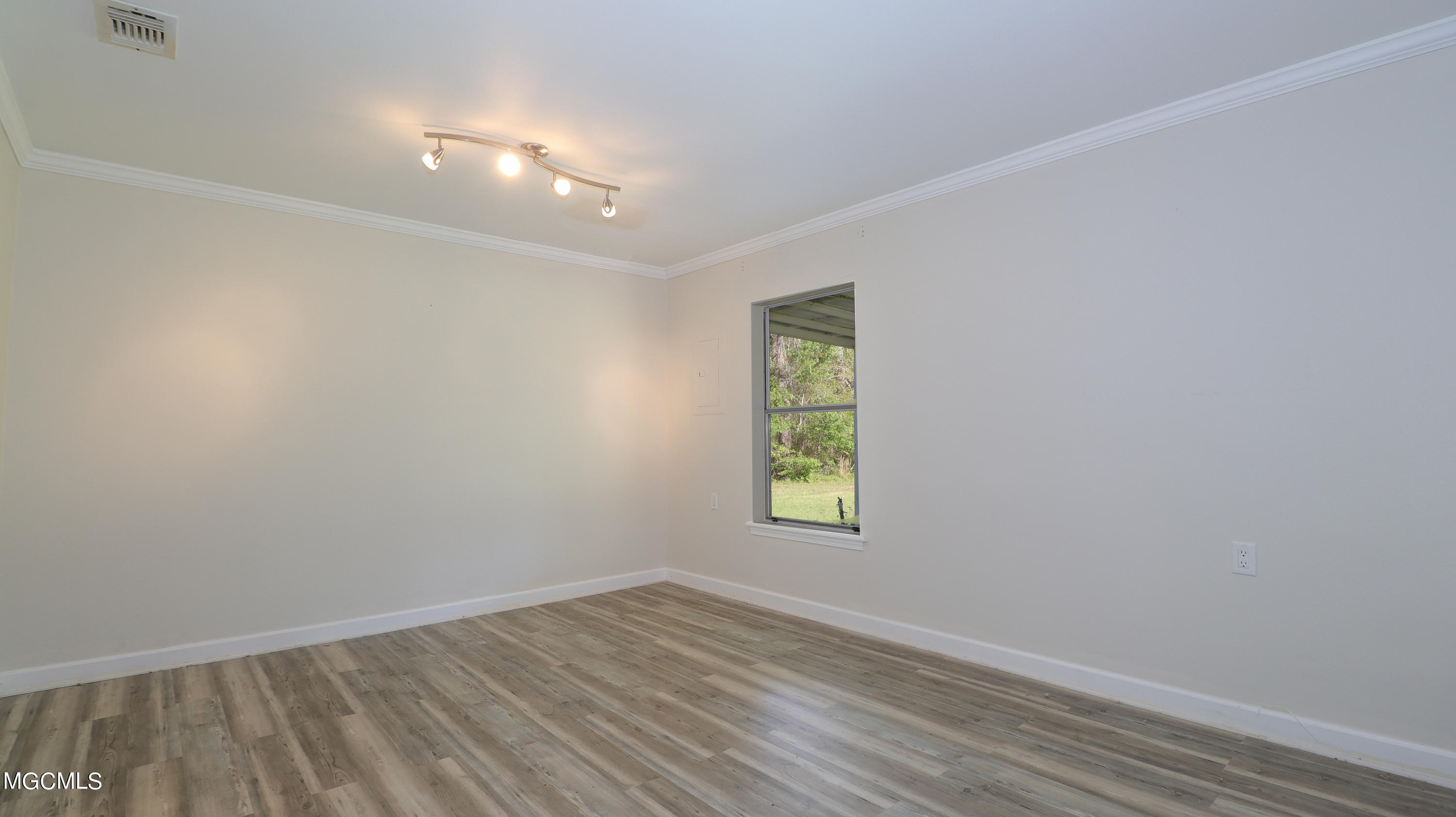 8512 Daisy Vestry Road Biloxi, MS 39532 - Photo 31 of 38 Bedroom