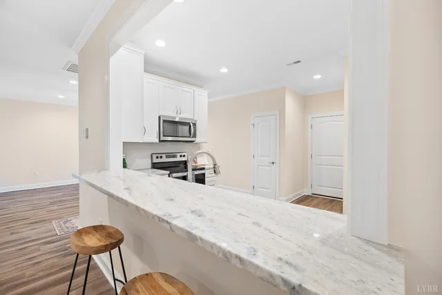 $2,000 | 174 Villa Oak Circle, Bedford, VA 24523