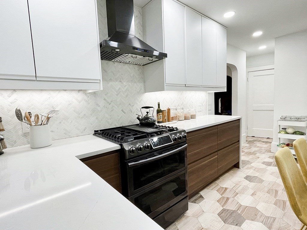 88 Naples Road, Unit 6 Brookline, MA 02446 - Photo 1 of 22