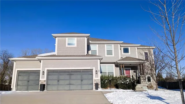 $550,000 | 16724 South Skyview Lane, Olathe, KS 66062