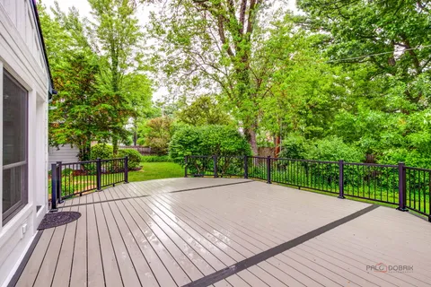 $1,150,000 | 535 Waukegan Road, Lake Forest, IL 60045