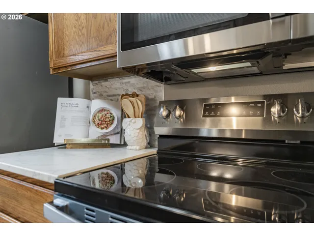 $239,900 | 5160 Southwest 180th Avenue, Unit 2, Beaverton, OR 97007