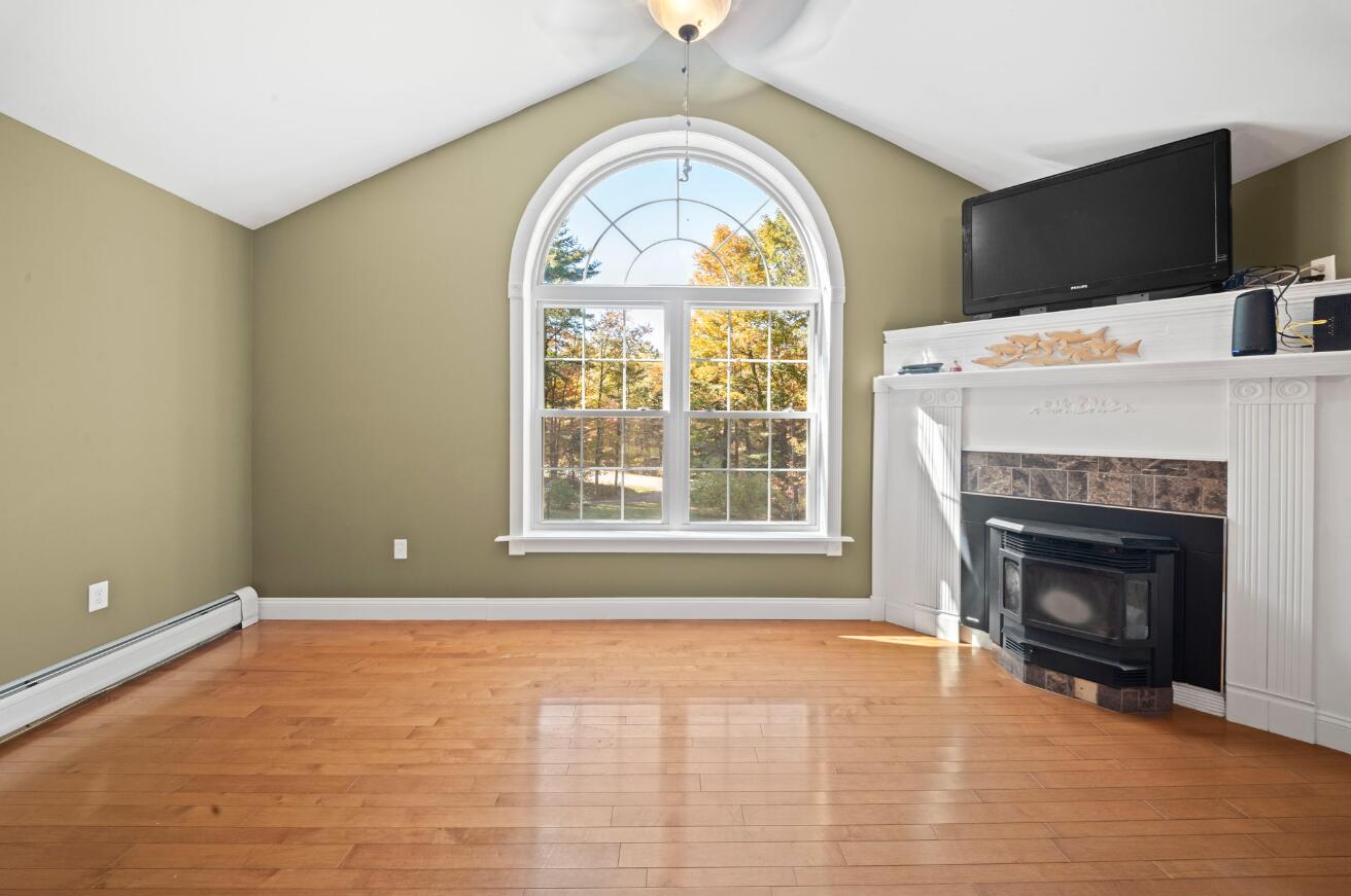 179 Monroe Road Hampden, ME 04444 - Photo 11 of 30 179 FF Living
