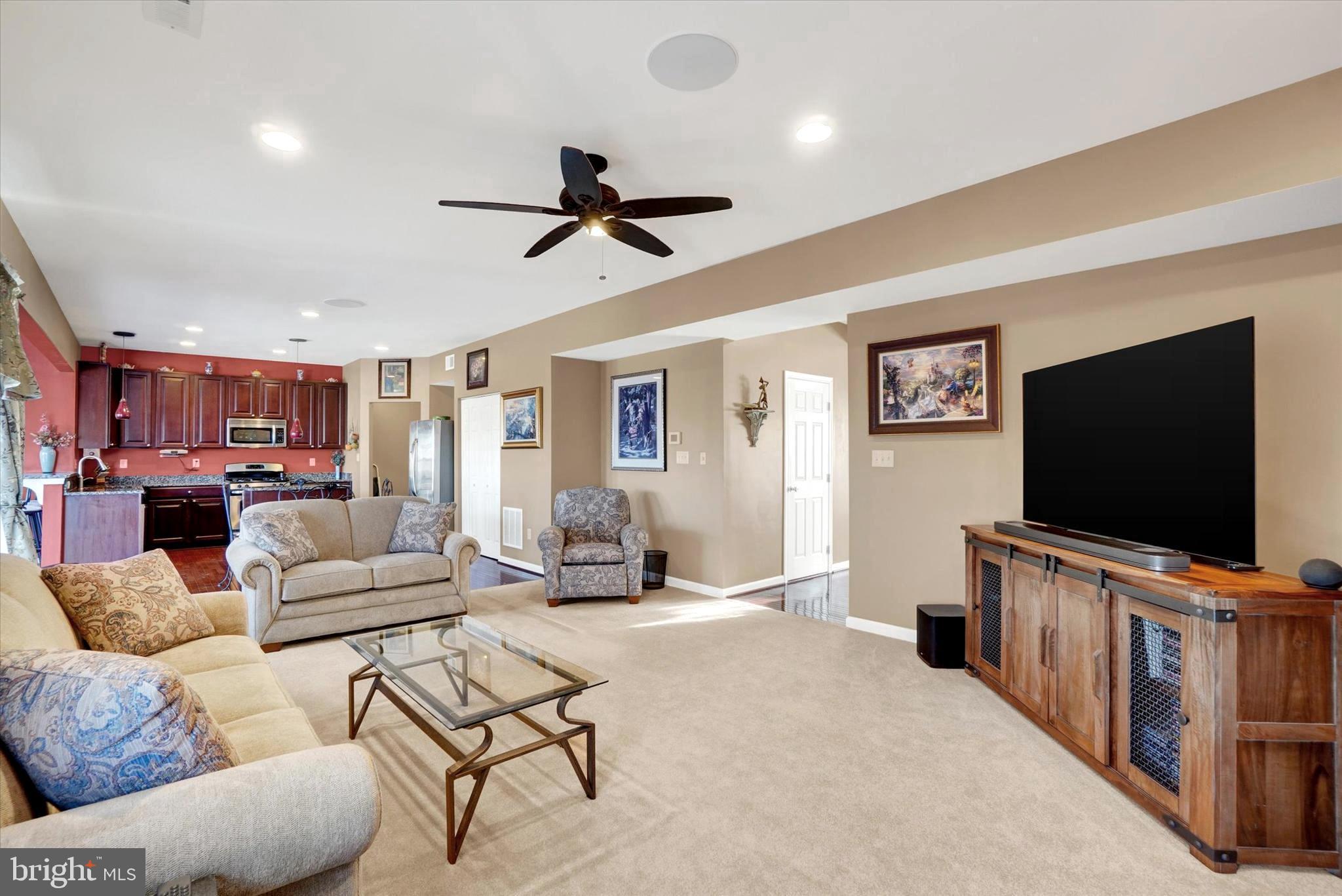 85 Malek Drive Hanover, PA 17331 - Photo 4 of 41