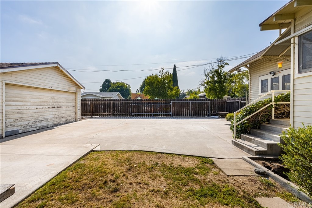 633 East Maple Avenue Orange, CA 92866 - Photo 34 of 51 a view of outdoor space deck and large tree