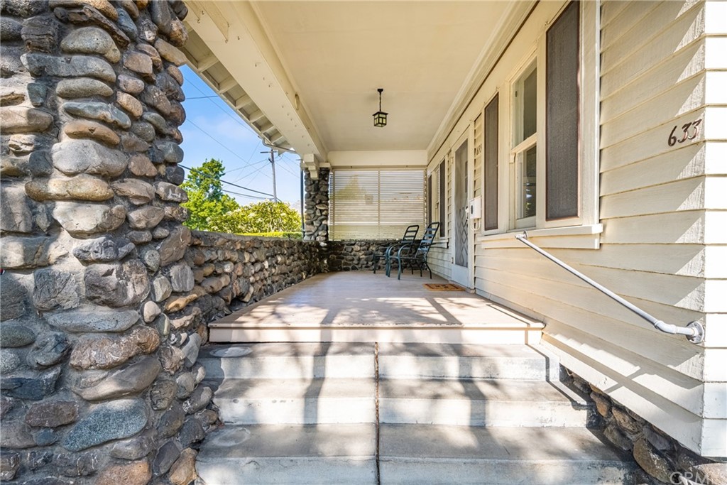 633 East Maple Avenue Orange, CA 92866 - Photo 6 of 51