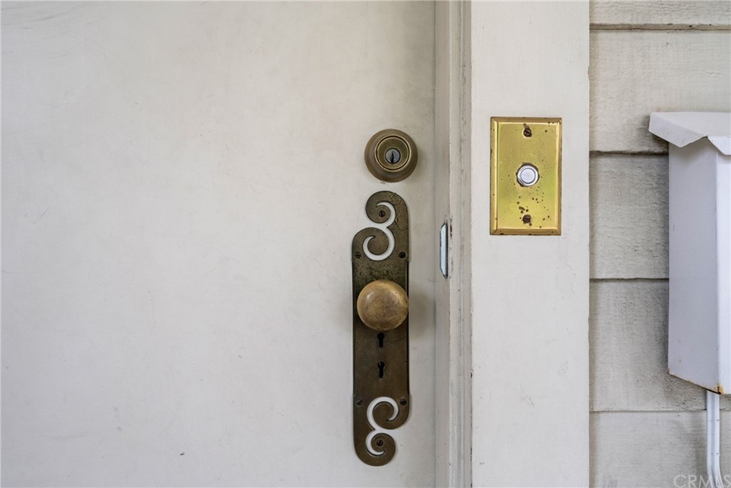 633 East Maple Avenue Orange, CA 92866 - Photo 10 of 51