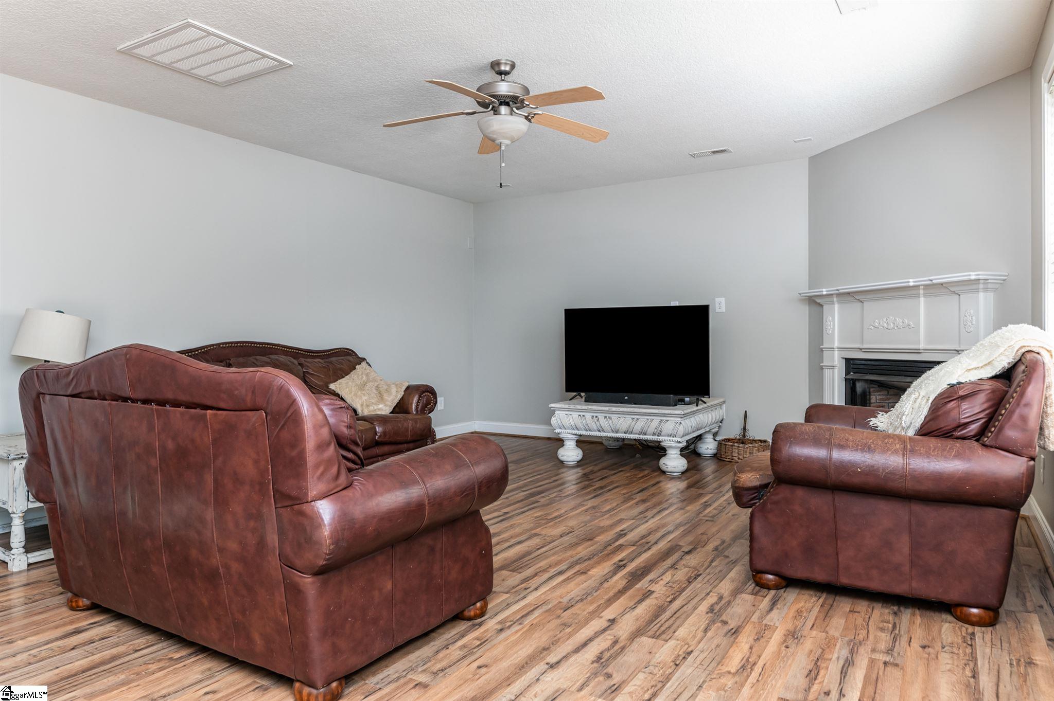 125 Sprouse Farm Way Fountain Inn, SC 29644 - Photo 8 of 29