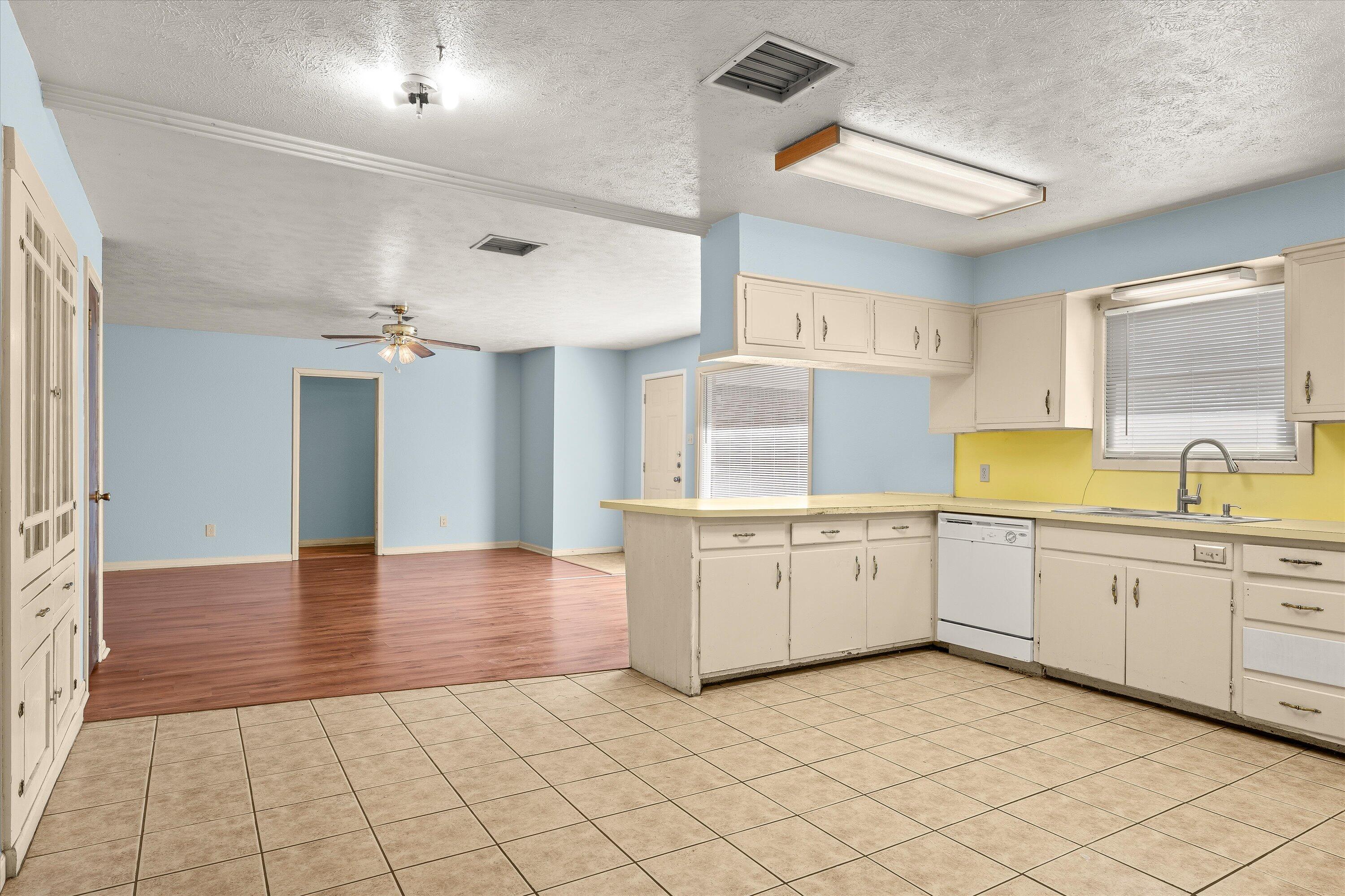 4319 48th Street Lubbock, TX 79413 - Photo 8 of 24 08-4319 48th St