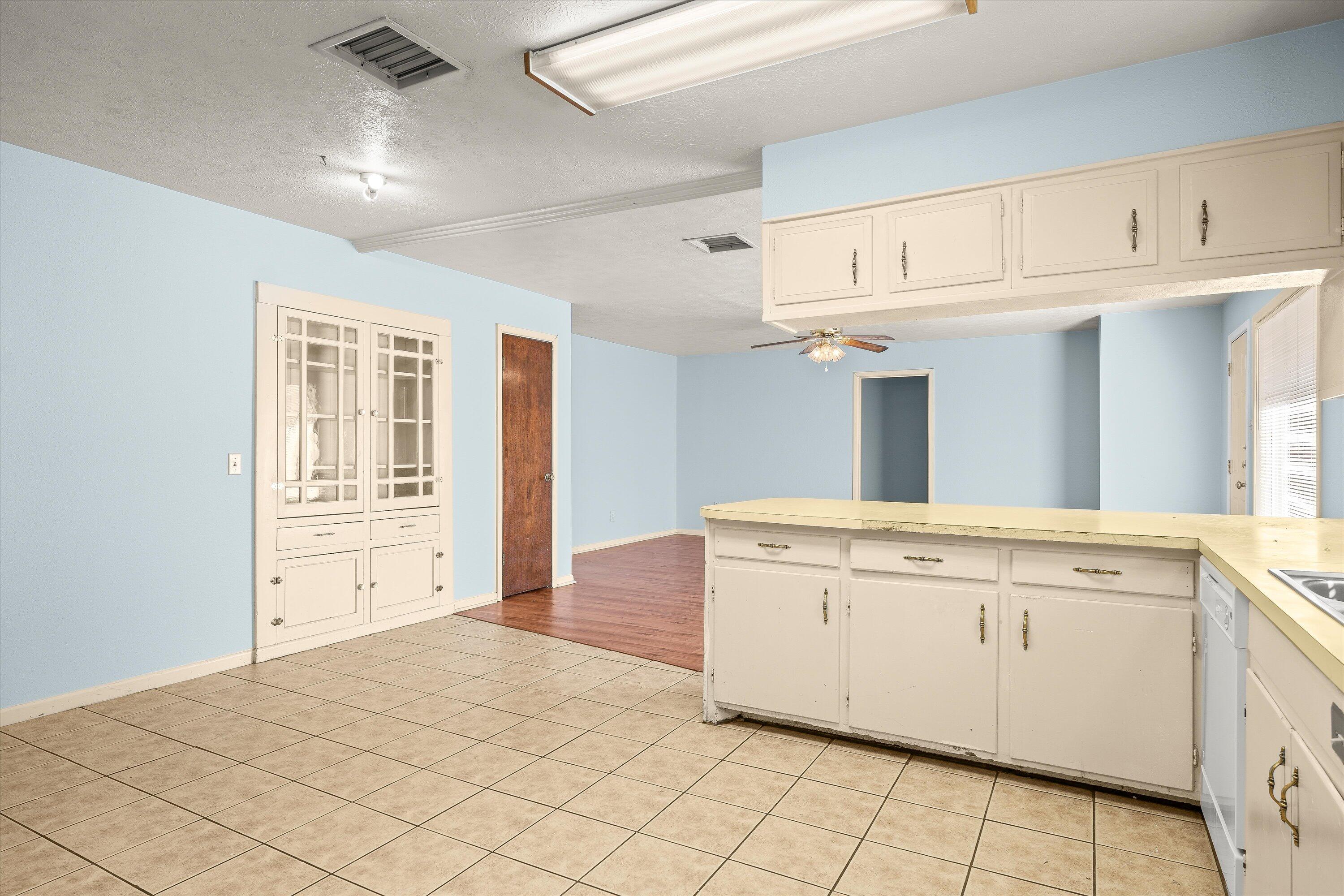 4319 48th Street Lubbock, TX 79413 - Photo 9 of 24 09-4319 48th St