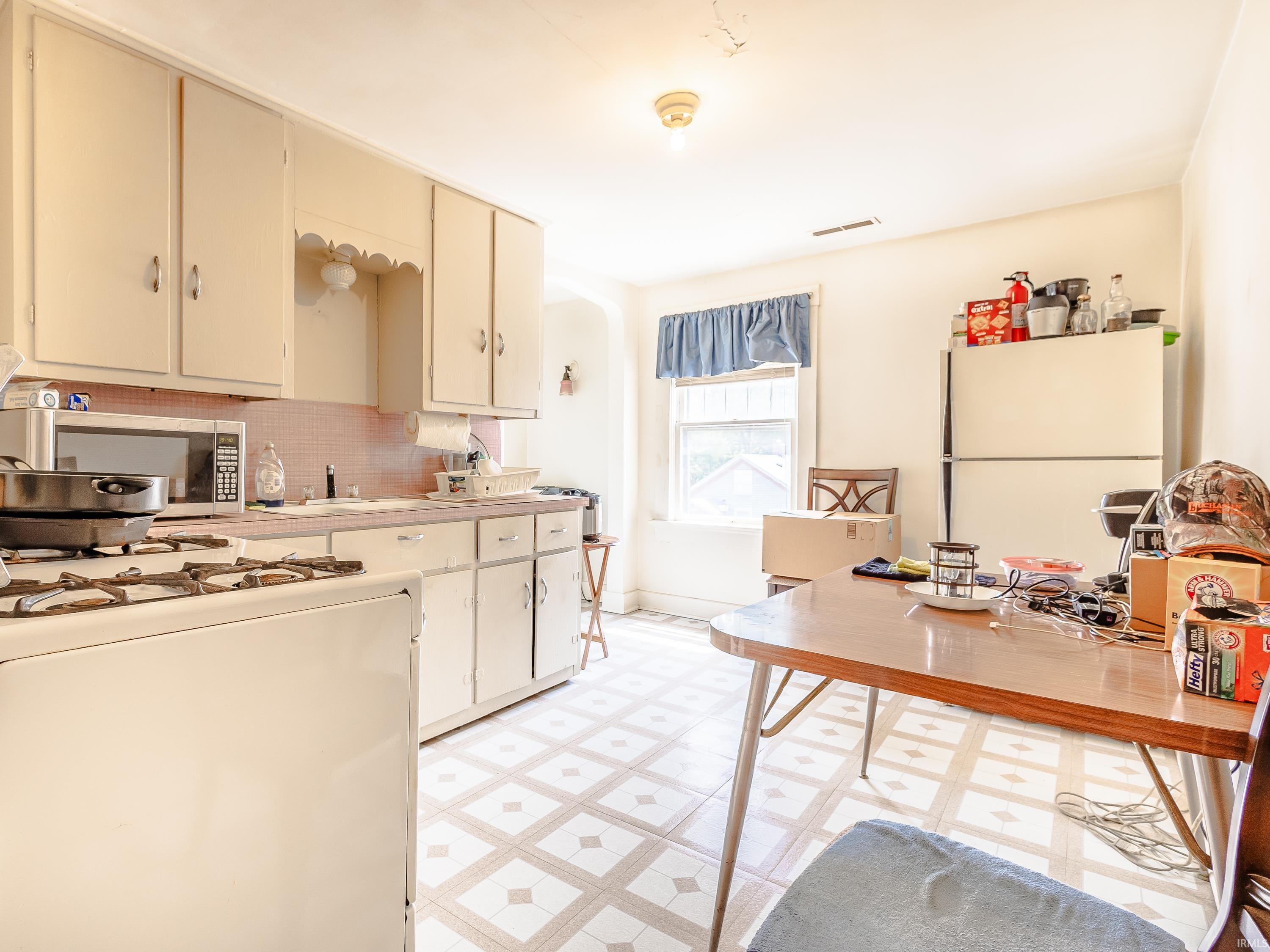 712 Putnam Street Fort Wayne, IN 46808 - Photo 9 of 17