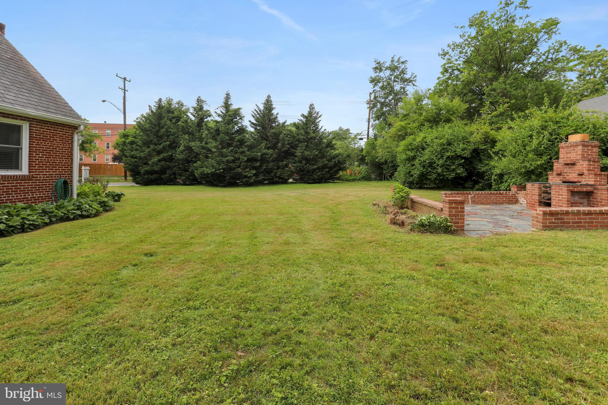 1815 Myrtle Road Silver Spring, MD 20902 - Photo 31 of 33 Amazing level backyard