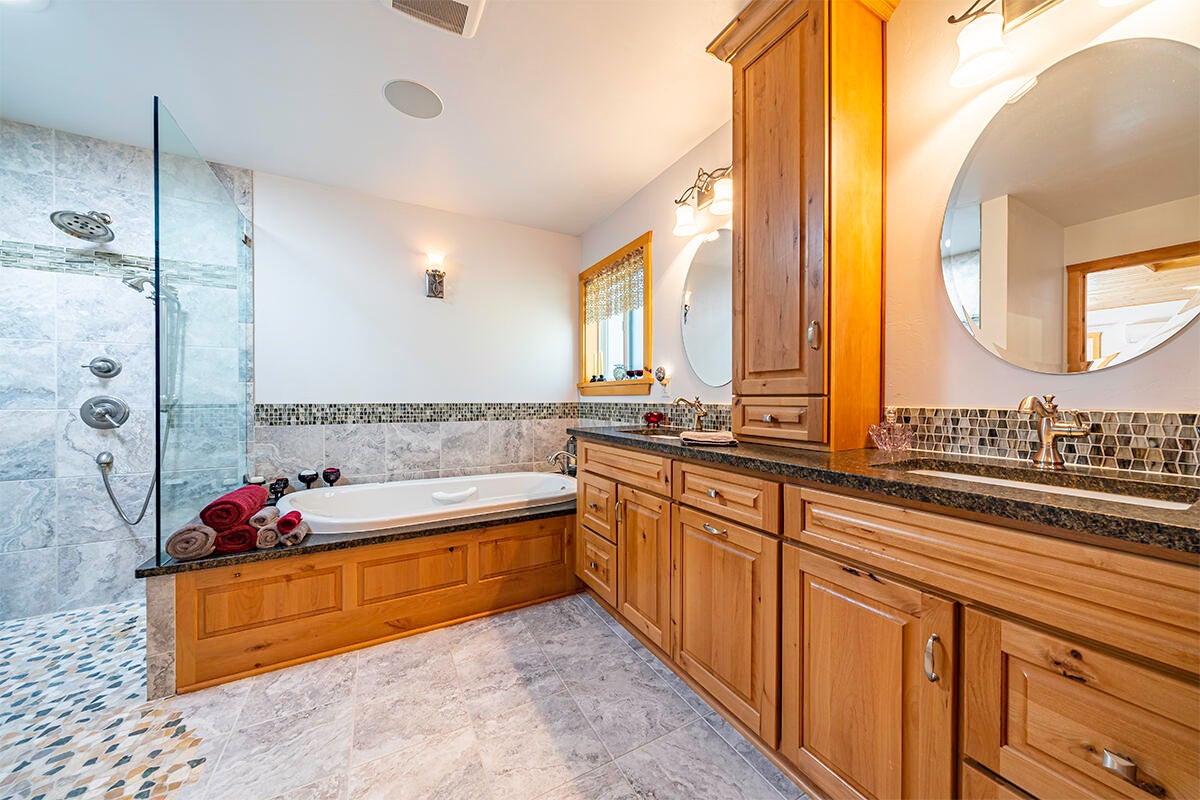 16575 Meadows Road White City, OR 97503 - Photo 17 of 46 DSC08845