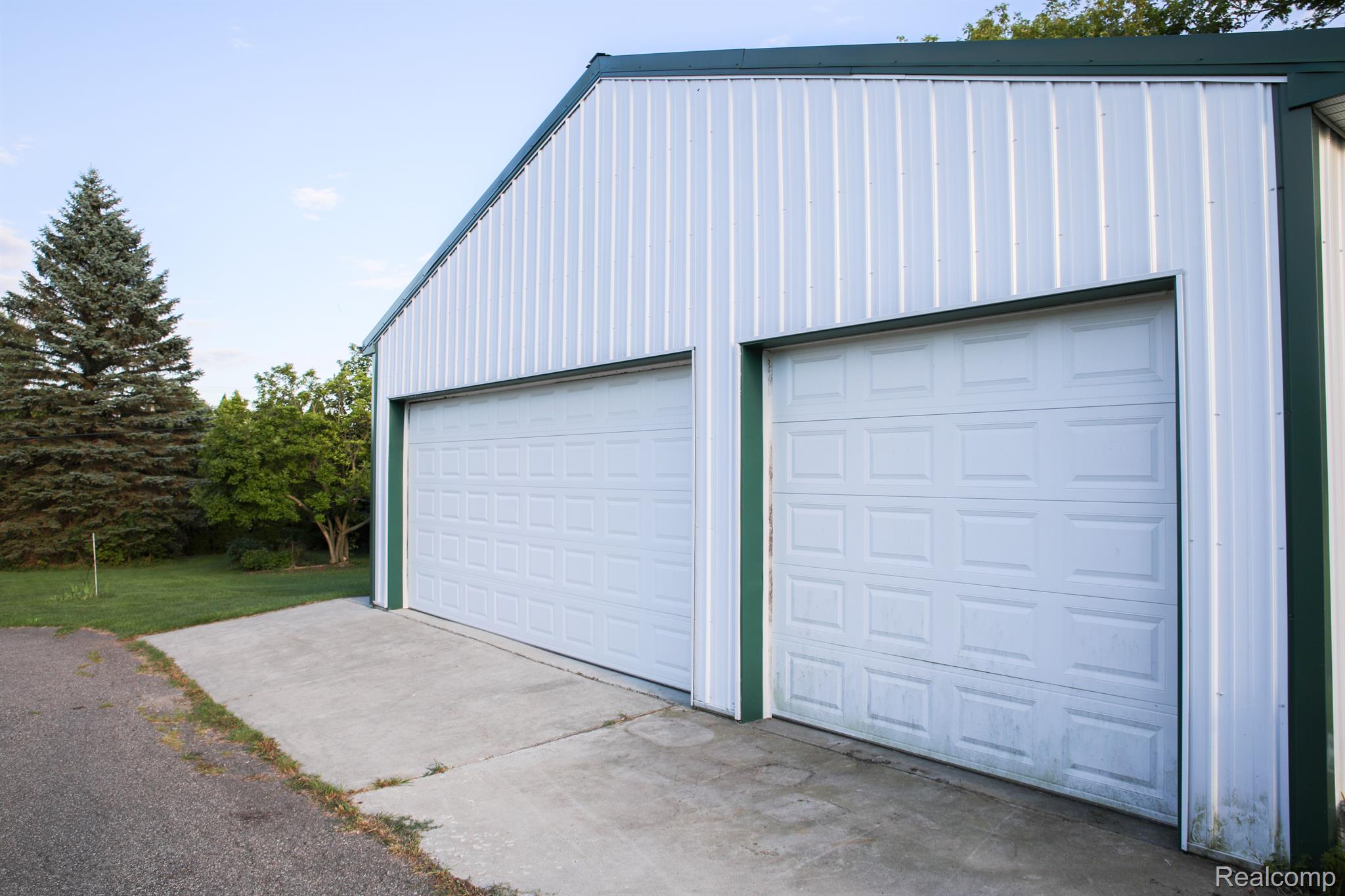 16466 Fish Lake Road Holly, MI 48442 - Photo 4 of 47 Gallery Image 4