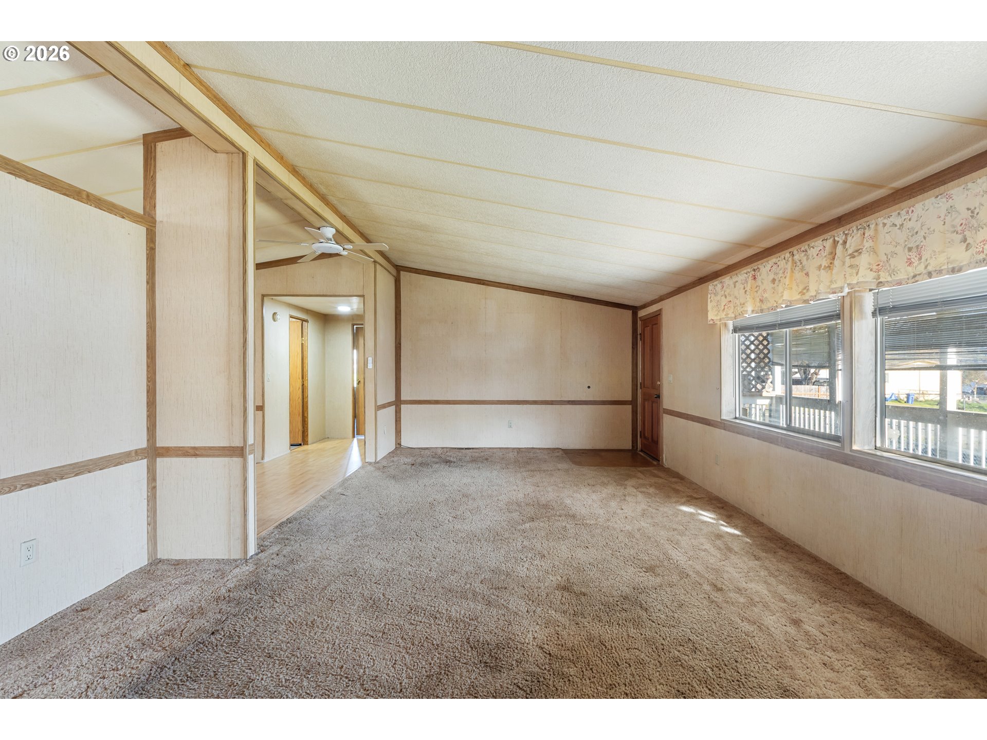 871 Meadowood Drive Winston, OR 97496 - Photo 10 of 38