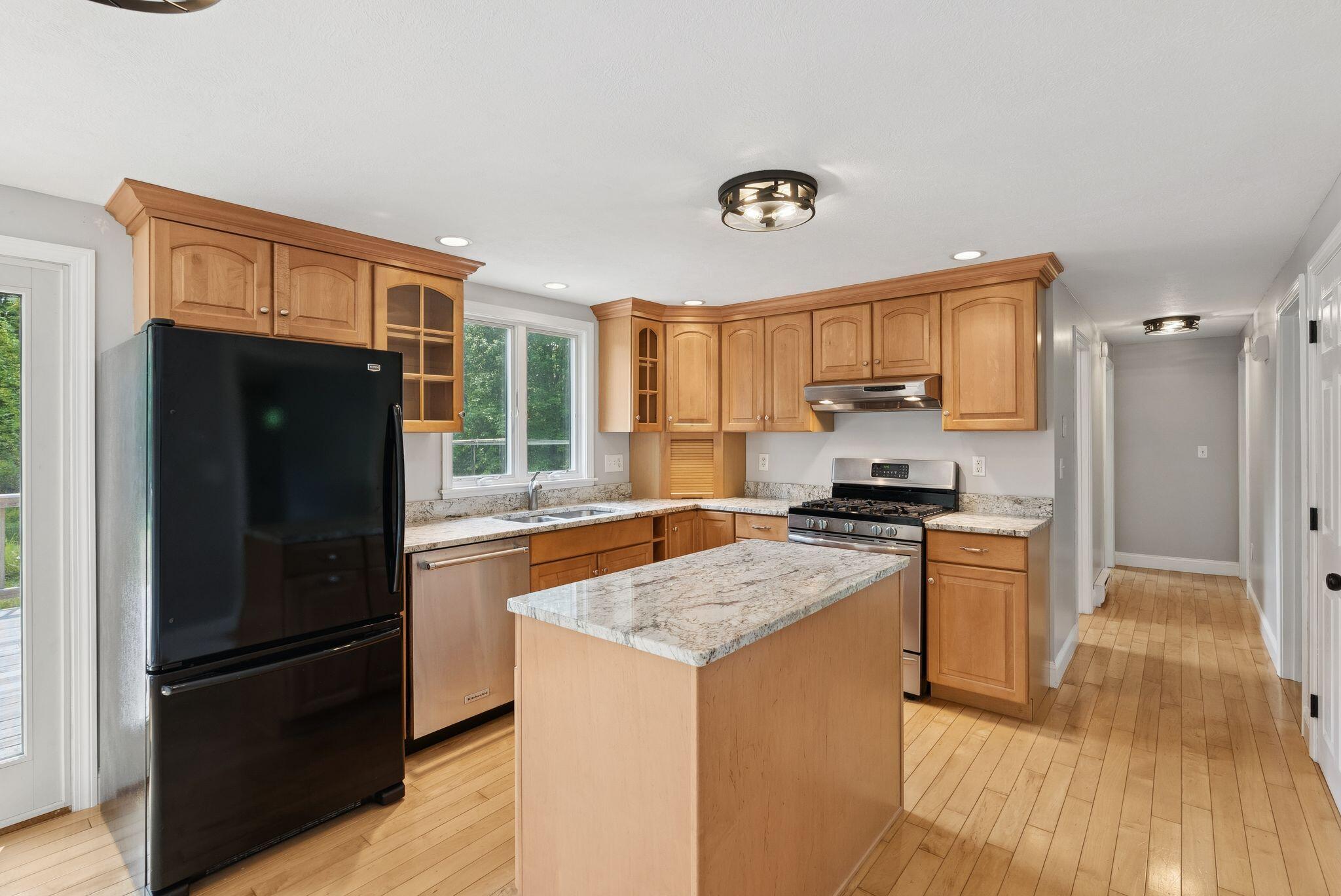 109 Hearn Road Saco, ME 04072 - Photo 8 of 41 31_DSC09741