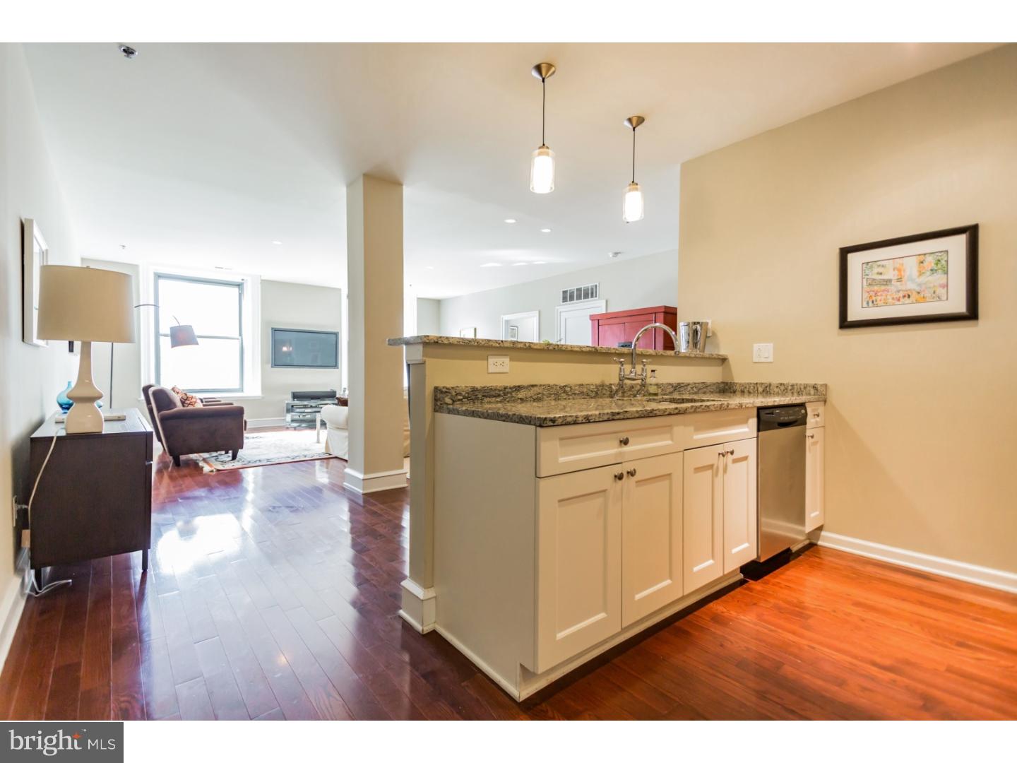 1811 Chestnut Street, Unit 701 Philadelphia, PA 19103 - Photo 2 of 25