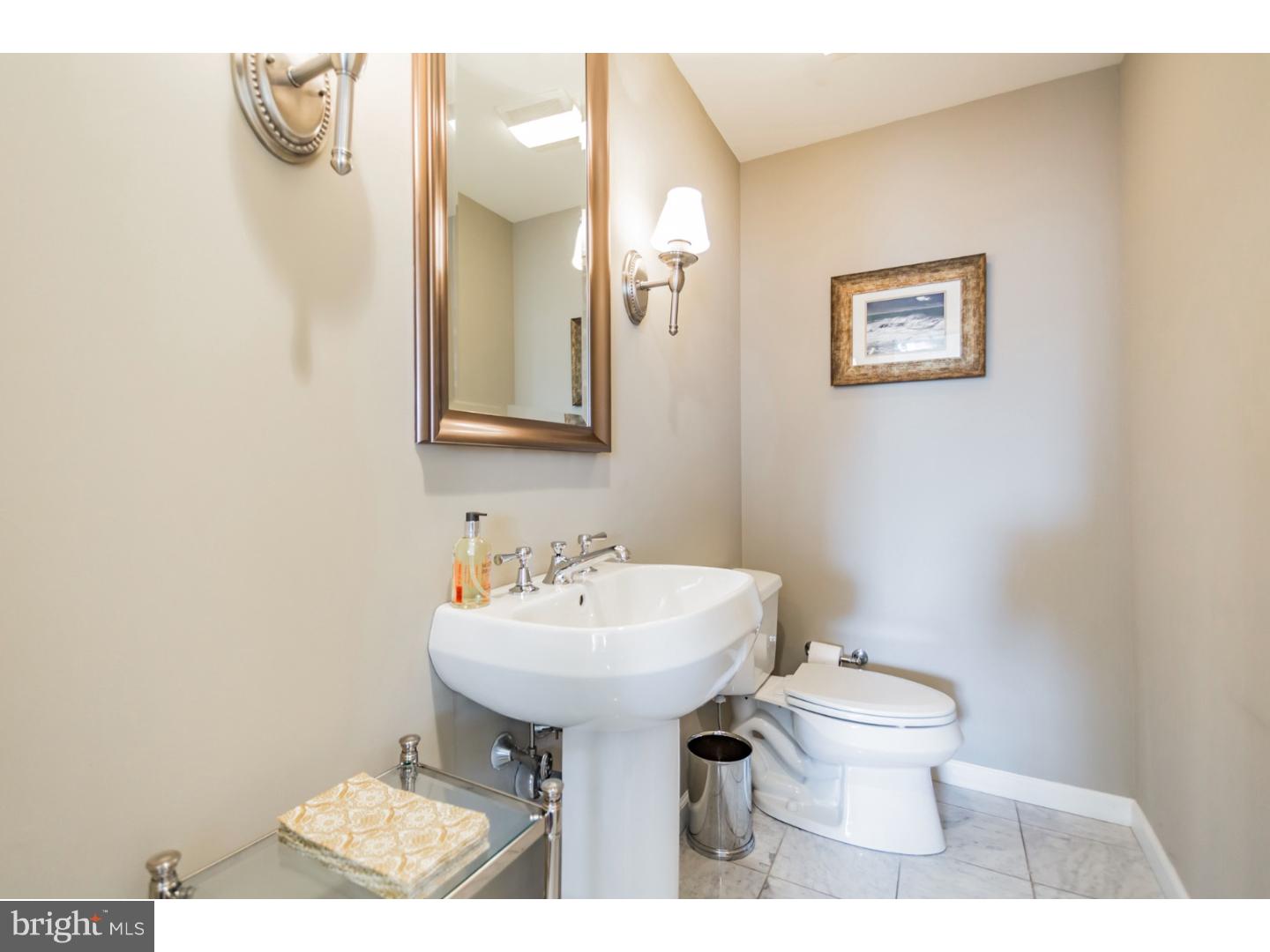 1811 Chestnut Street, Unit 701 Philadelphia, PA 19103 - Photo 14 of 25