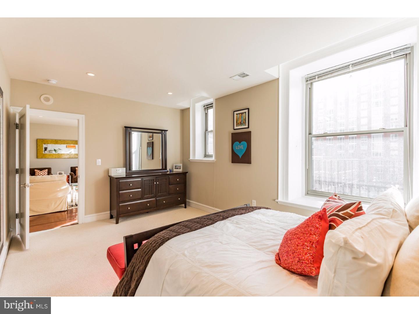 1811 Chestnut Street, Unit 701 Philadelphia, PA 19103 - Photo 21 of 25
