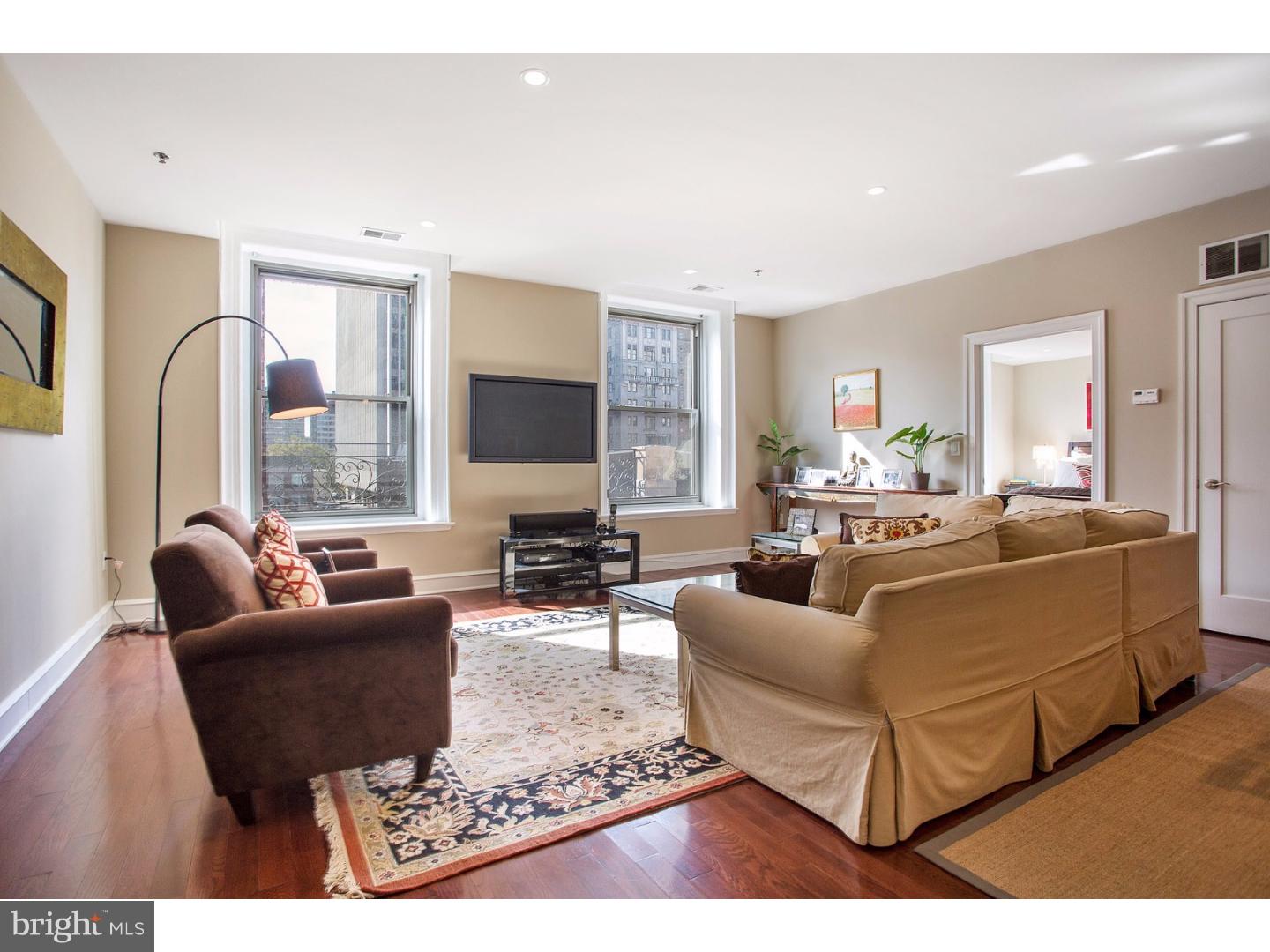 1811 Chestnut Street, Unit 701 Philadelphia, PA 19103 - Photo 7 of 25