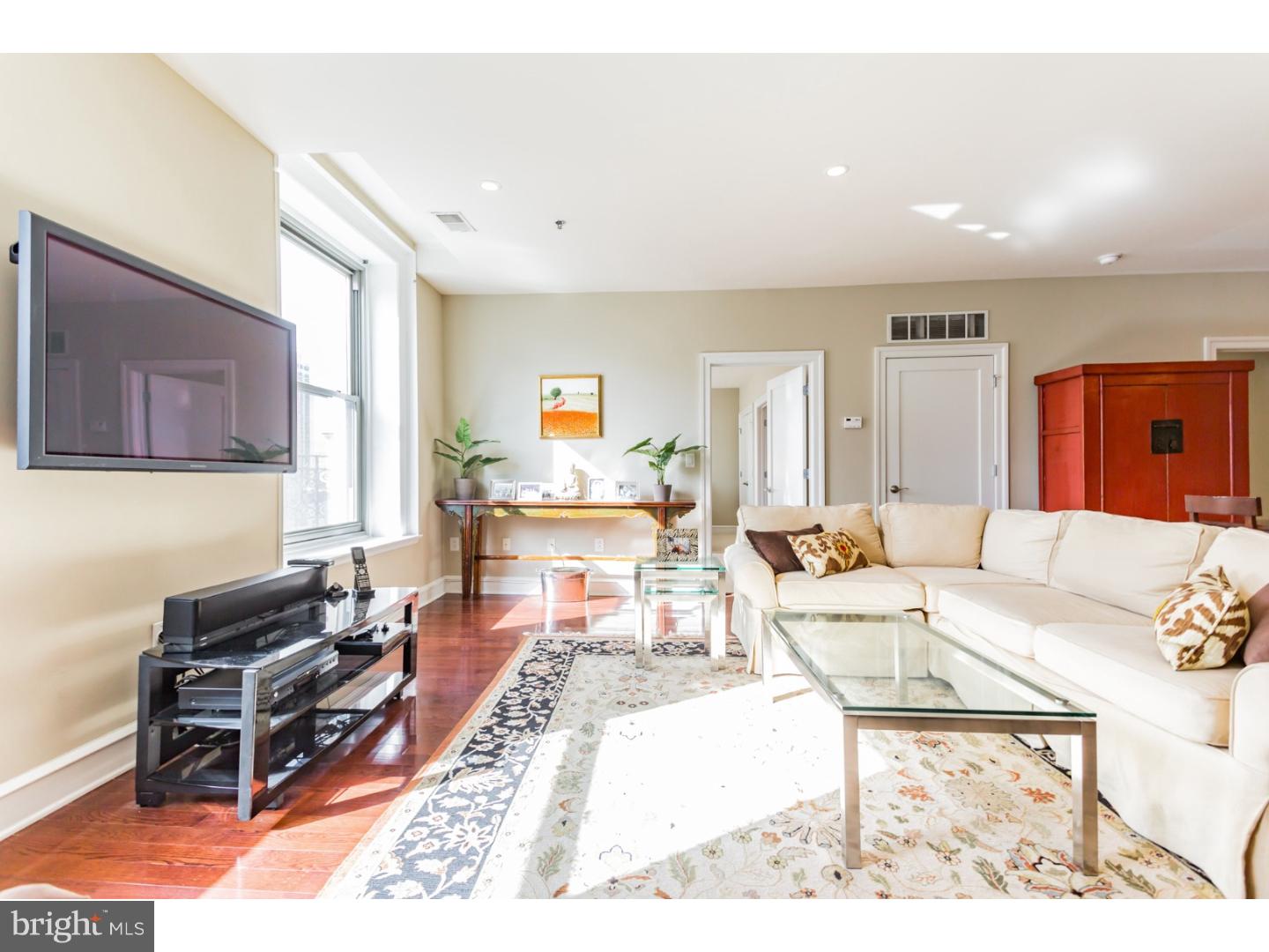 1811 Chestnut Street, Unit 701 Philadelphia, PA 19103 - Photo 9 of 25