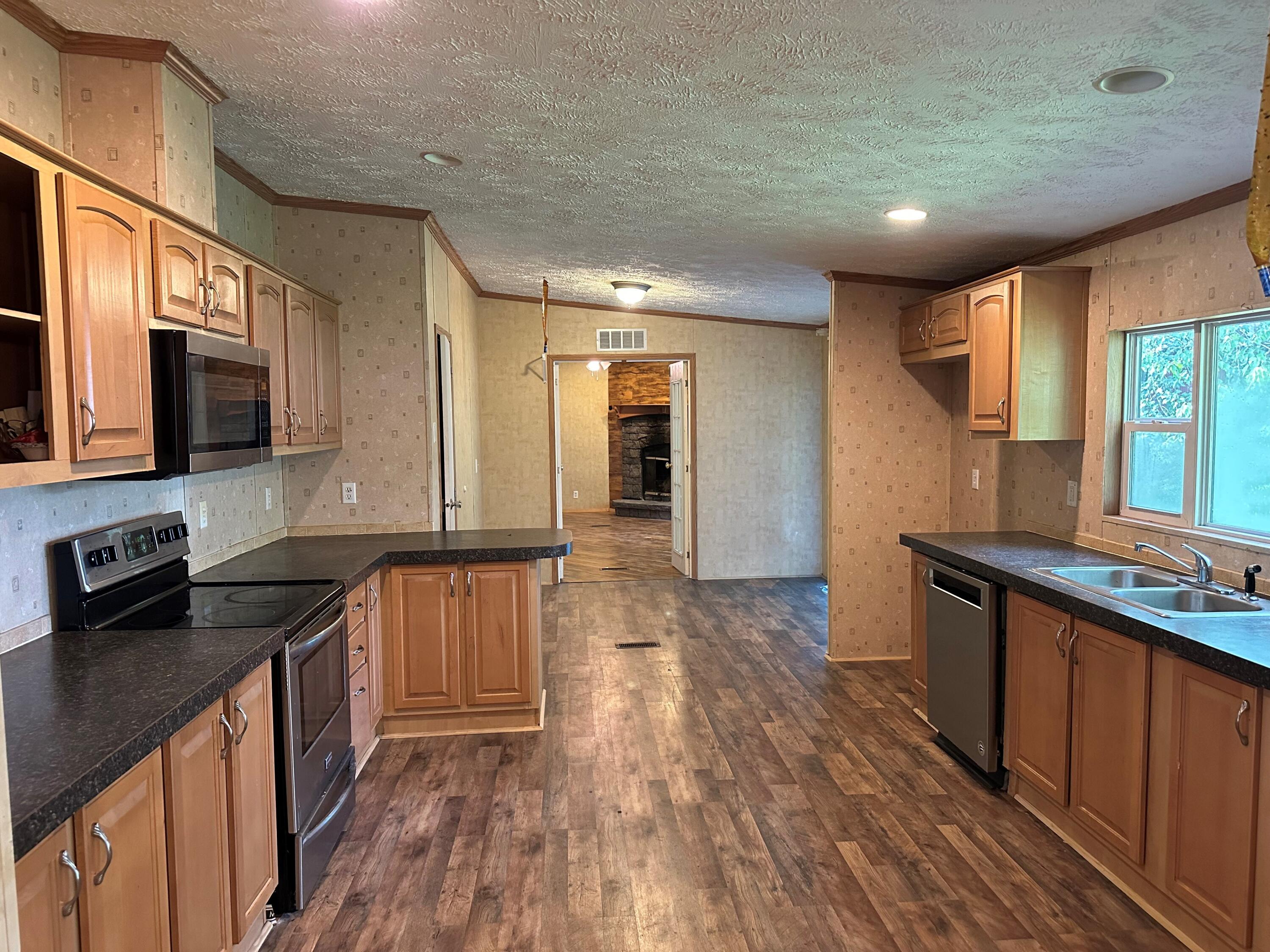 185 Fred Barnett Road Corbin, KY 40701 - Photo 2 of 21 kitchen 3