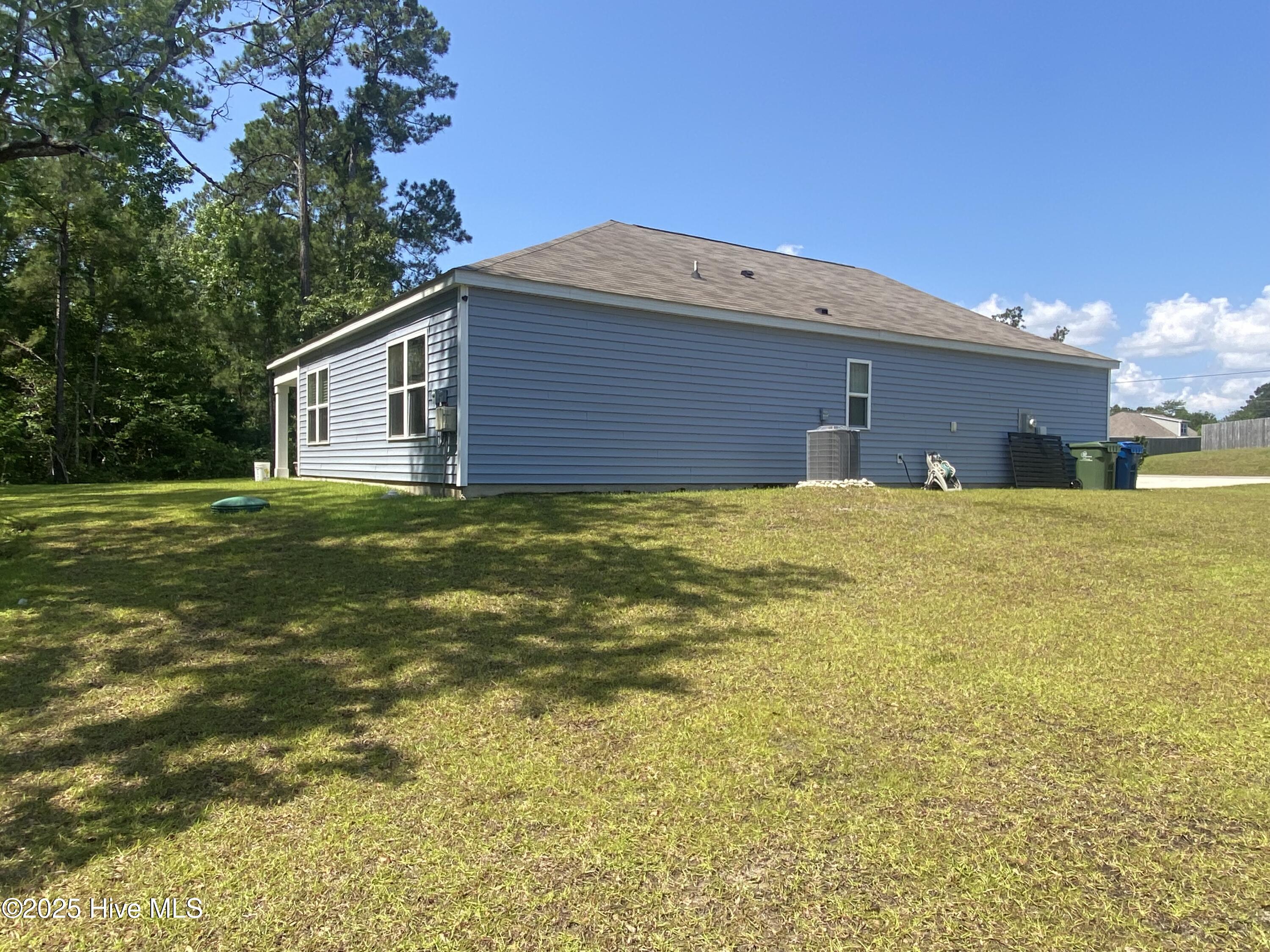 413 High Ridge Court Sneads Ferry, NC 28460 - Photo 5 of 35