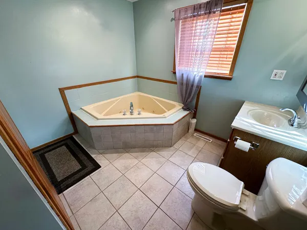 $179,000 | 402 South Illinois Street, Streator, IL 61364