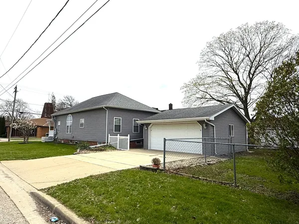 $179,000 | 402 South Illinois Street, Streator, IL 61364