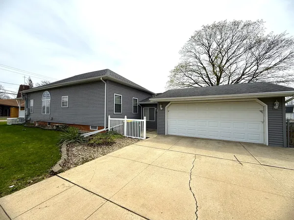 $179,000 | 402 South Illinois Street, Streator, IL 61364