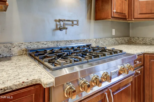 $1,099,000 | 405 Heather View Drive, Jonesborough, TN 37659