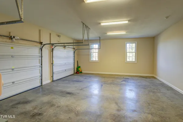 $1,075,000 | 405 Heather View Drive, Jonesborough, TN 37659