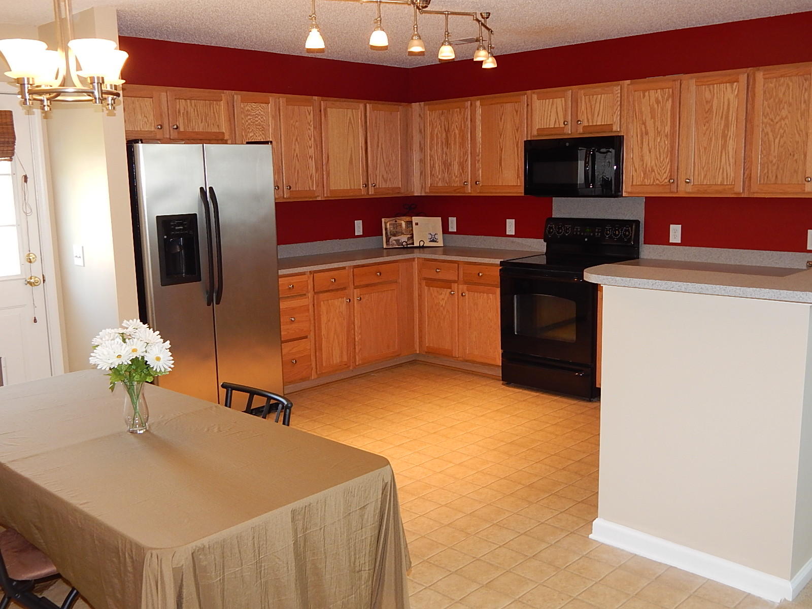 116 Thistle Road Goose Creek, SC 29445 - Photo 6 of 17 Kitchen
